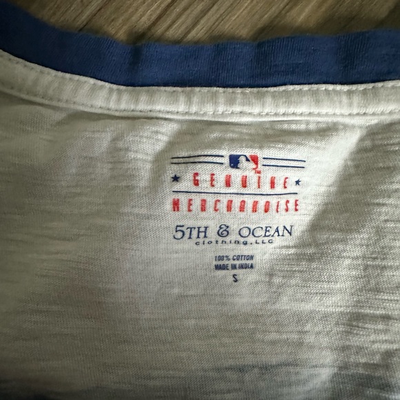 Chicago Cubs Tee Shirt Small - Picture 3 of 3